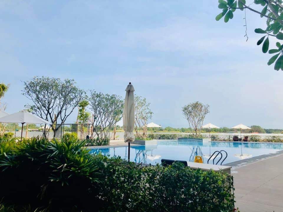 Hồ bơi căn hộ Flora Mizuki tháng 03/2020