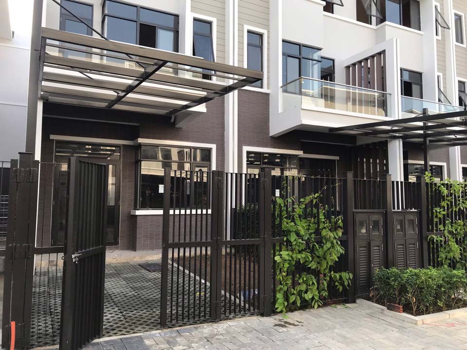 Thực tế nhà phố Valora Island khu Mizuki Park