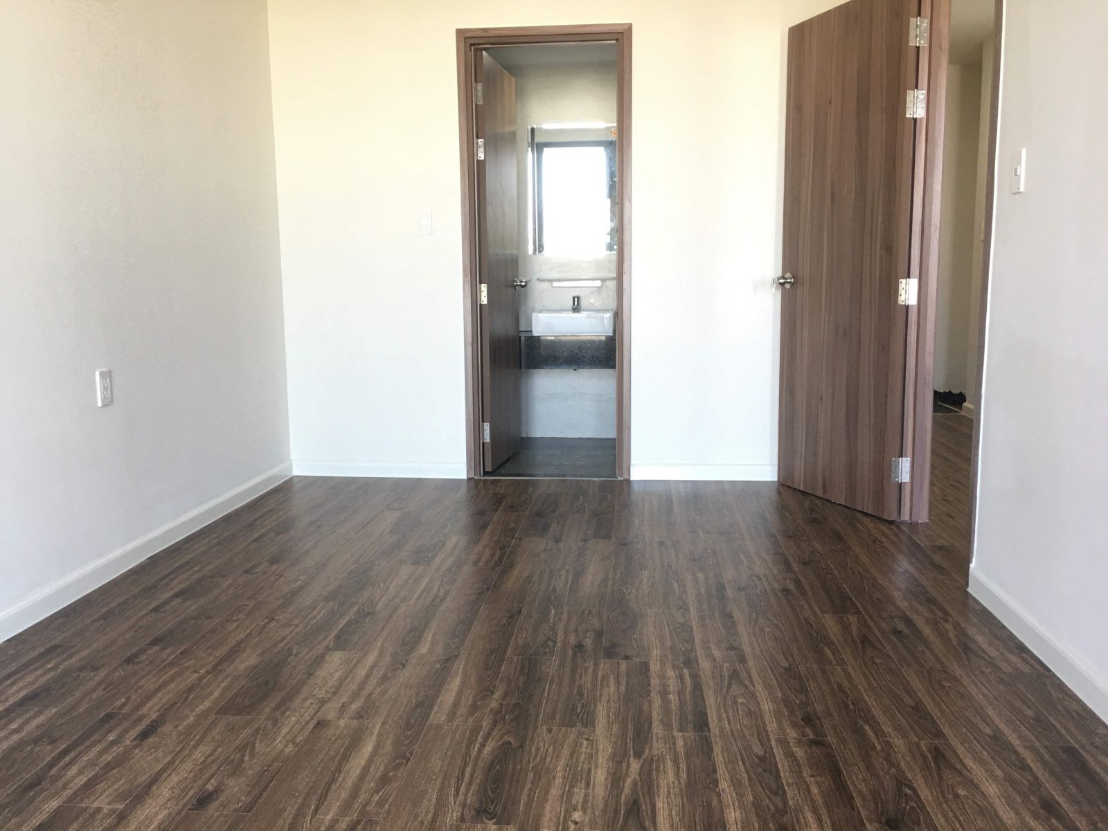 Phòng ngủ lớn căn 72m2 Flora Mizuki