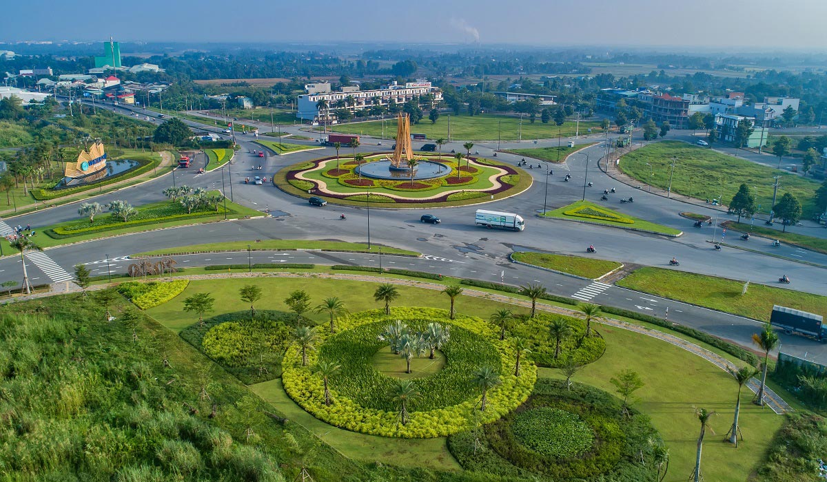 Vòng xoay cổng chào dự án Waterpoint Nam Long tháng 10/2020