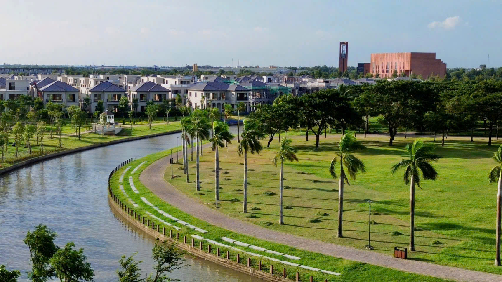 thuc-te-biet-thu-park-village-waterpoint-nam-long-2.jpg